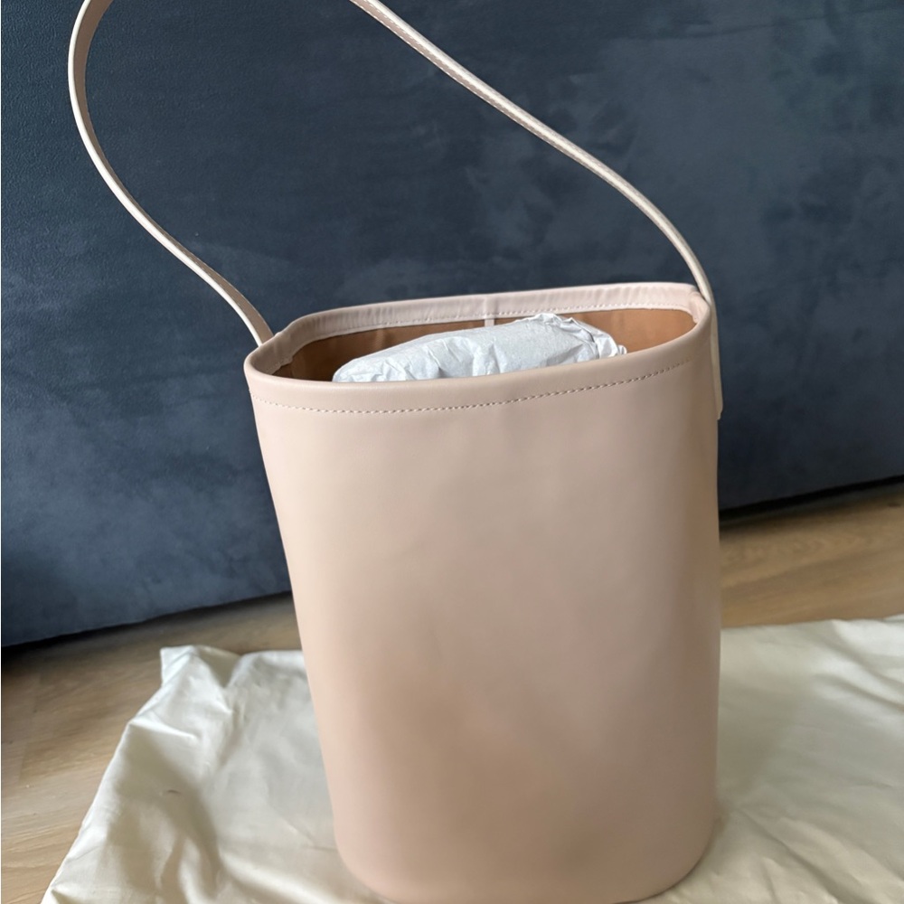 COPY - Elegant Nude Bucket Bag